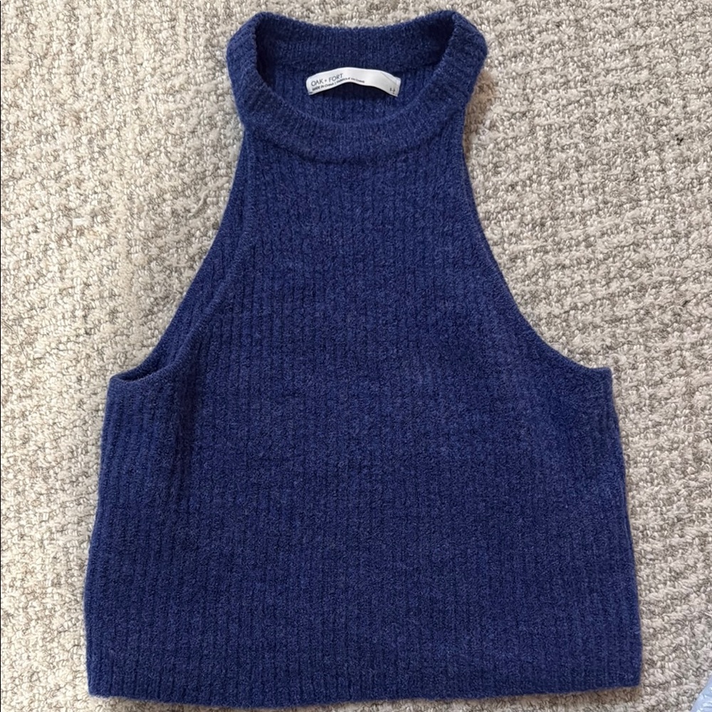 soft staple oak + fort knit top